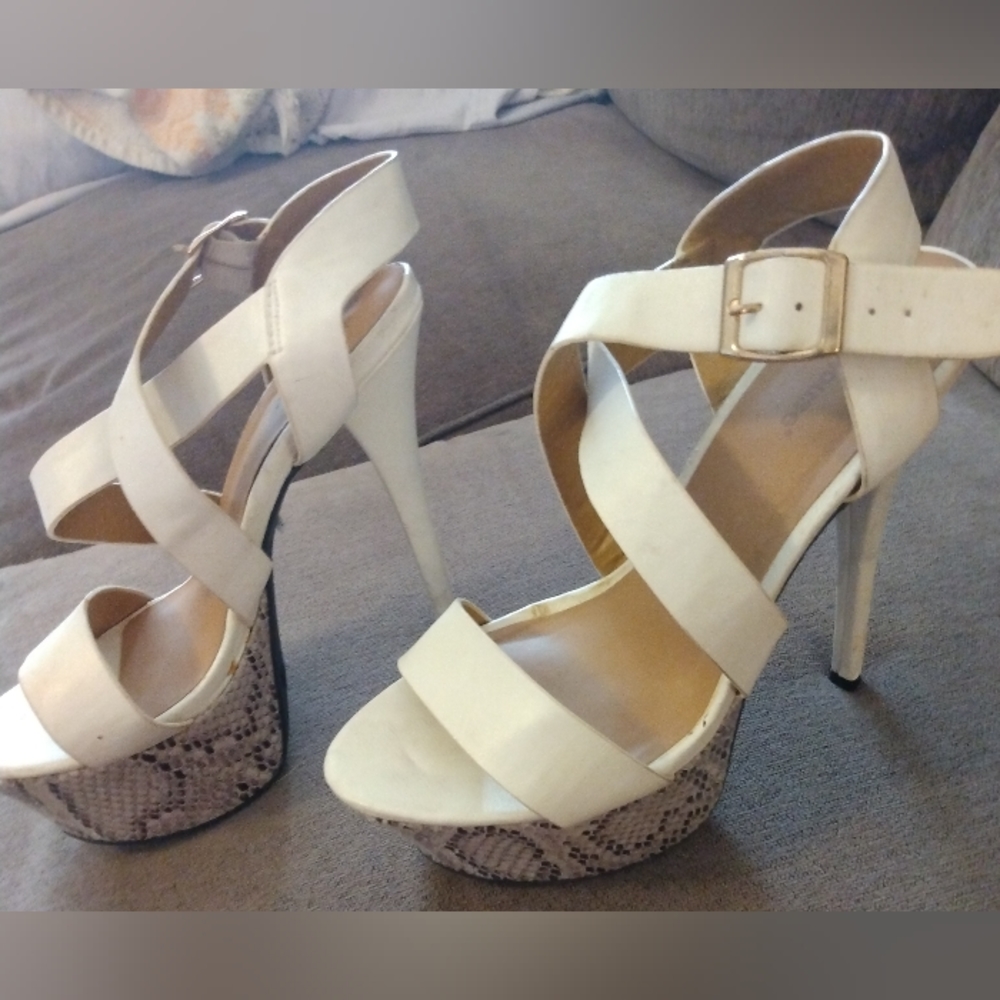 Dollhouse Stilleto Heels Size 7.5